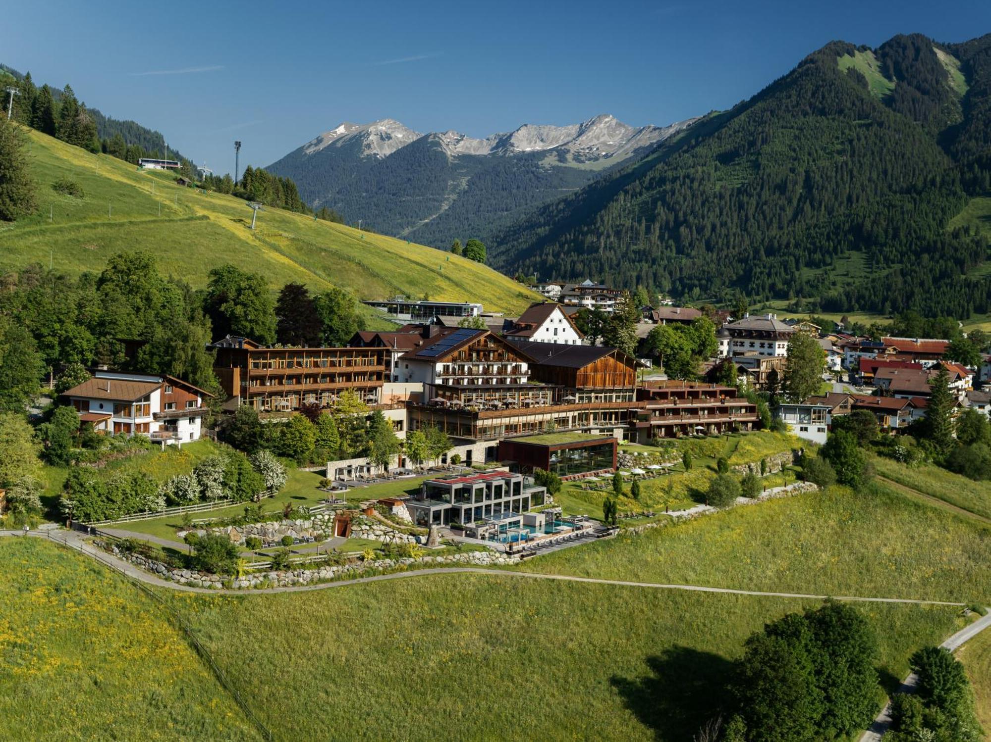 Mohr Life Resort Lermoos Esterno foto
